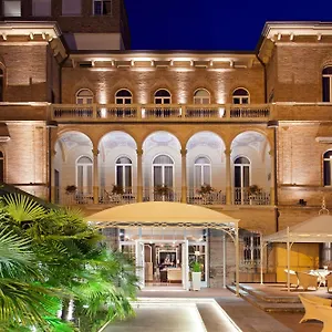 ambienthotels-villa-adriatica.emilia-romagnahotels.net/