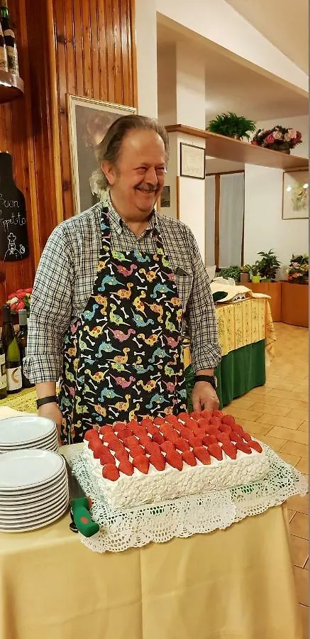 Hotel Italia Монелья
